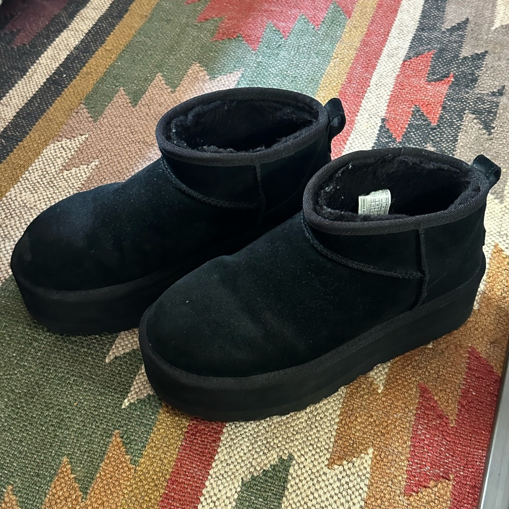 MAKE AN OFFER: UGG Classic Ultra Mini Platform Boots